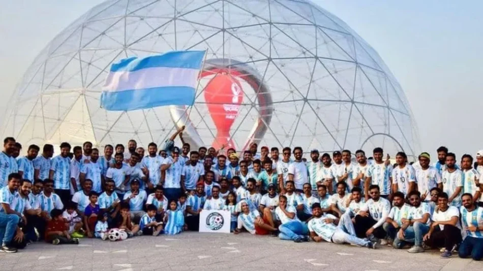 El grito argentino en Qatar: "En la cancha lo tenemos a Lionel y en el cielo juega Diego"