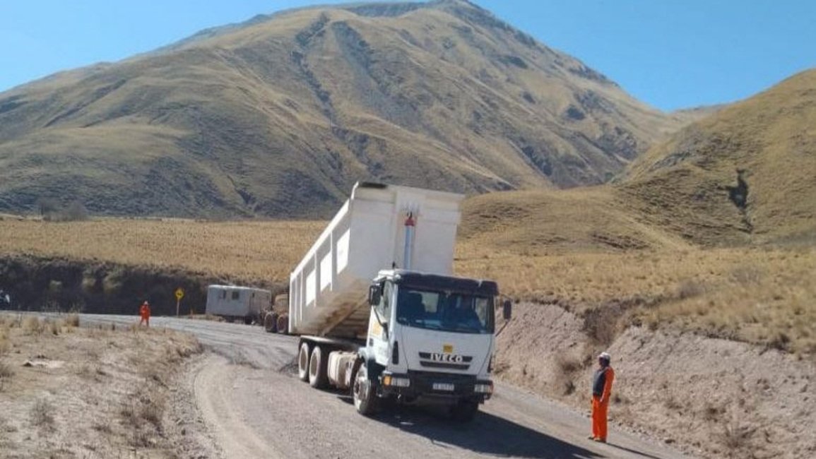 Chicoana: Enripiado de la ruta provincial 33 