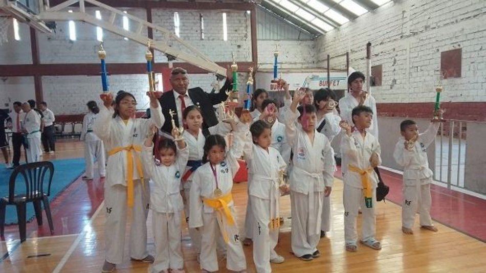 Destacada actuación de taekwondistas locales en un torneo disputado en Jujuy 