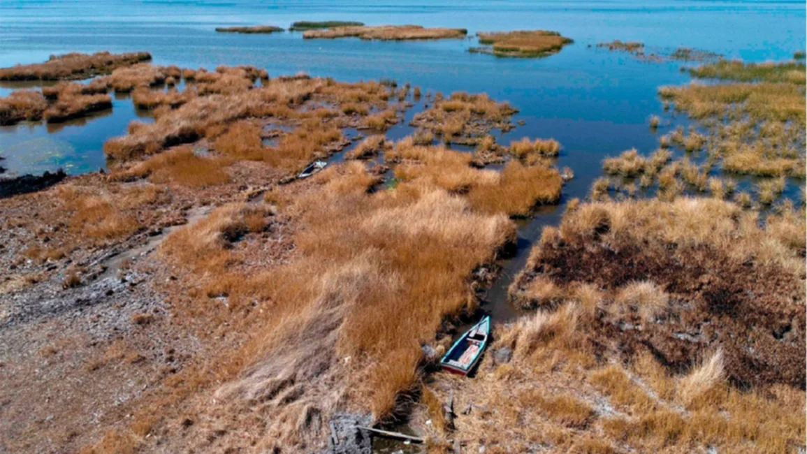 Lago Titicaca pierde 10 centímetros de nivel de agua cada mes