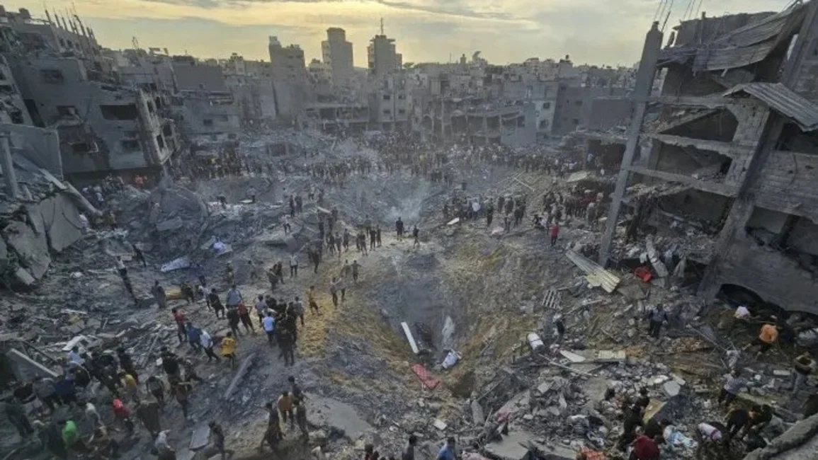 Israel partió en dos la Franja de Gaza y continúa con los bombardeos