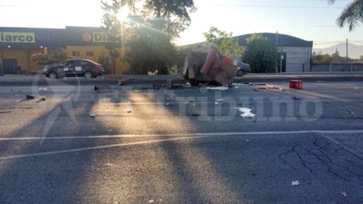 Quiénes son los que viajaban en el auto que atropelló a una pareja en Av. Paraguay