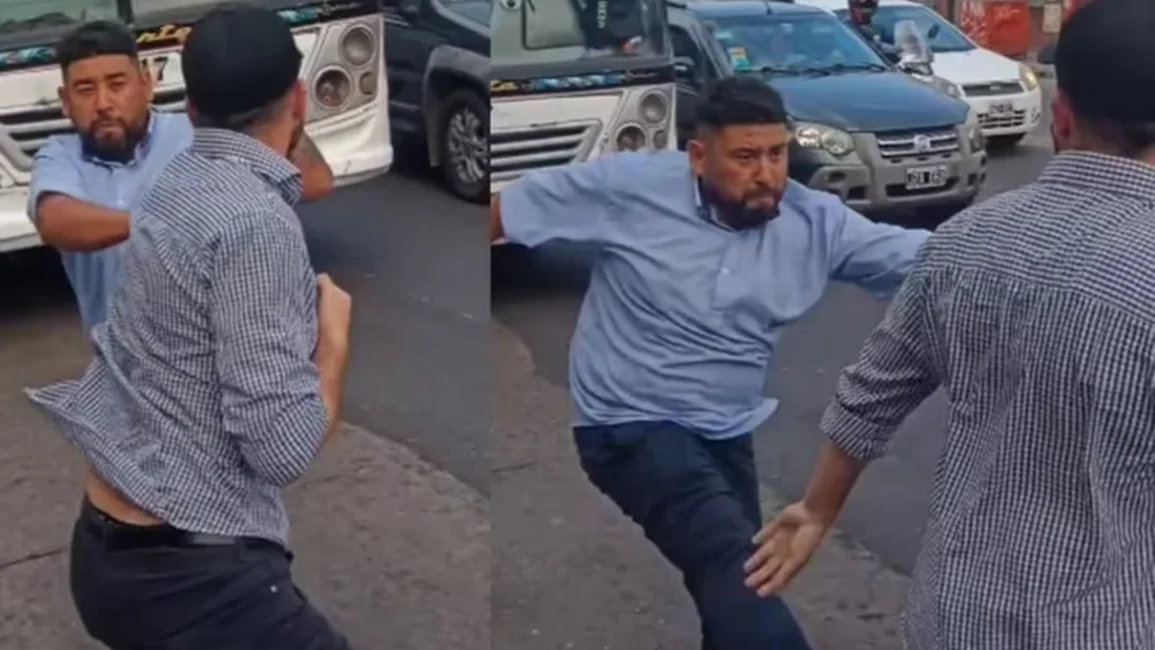 VIDEO Dos minutos de una feroz pelea entre un colectivero y un automovilista