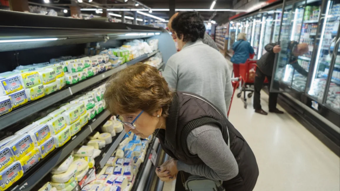La inflación de octubre fue del 8,3% y acumula 142,7% en los últimos doce meses 