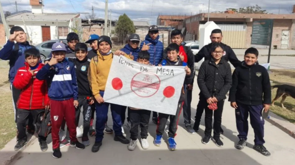 La escuelita de tenis de mesa del Parque de la Familia viaja a un torneo en Bs.As y necesita de la solidaridad de todos