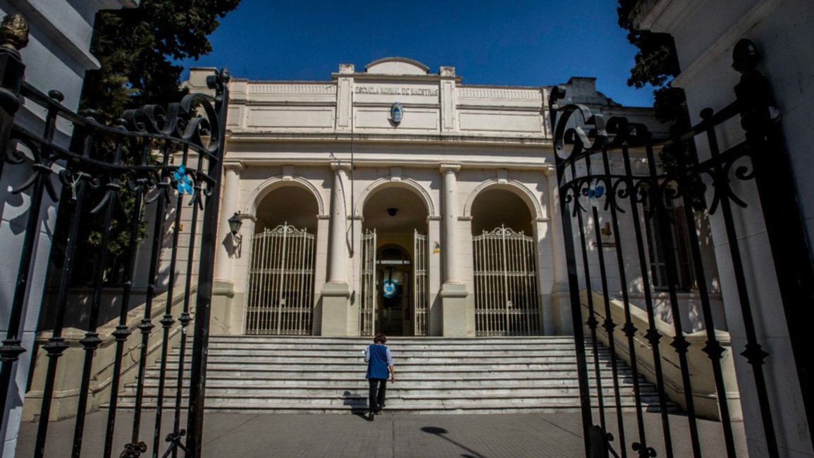 Ex alumnos de la Escuela Normal celebran hoy sus Bodas de Oro