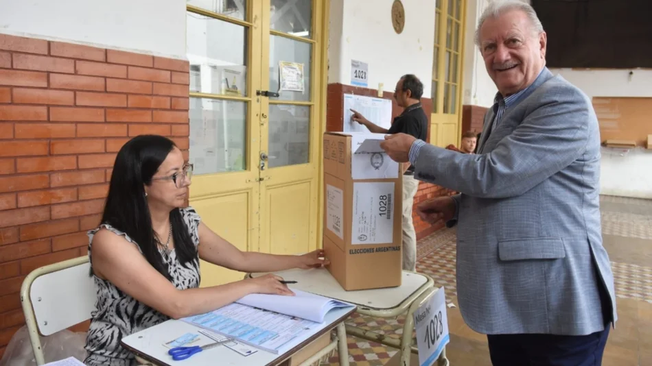 Balotaje 2023: "la gente entra, vota y sale tranquila, todo lo demás es fantasía", expresó el vicegobernador