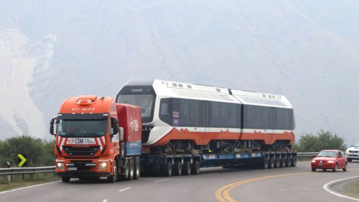 Jujuy recibió con gran alegría el tren solar que llegará hasta Humahuaca y luego, hasta Machu Picchu