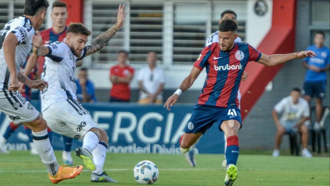 San Lorenzo le gana a Central Córdoba y Boca se aleja de la próxima Copa Libertadores: seguilo en vivo