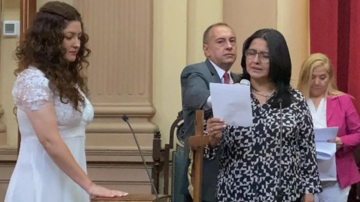 La diputada Griselda, de vender paltas a jurar vestida de novia