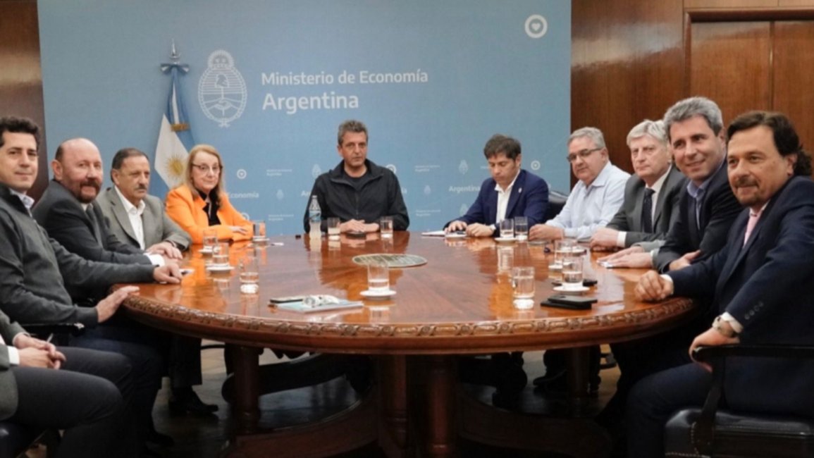 Massa se reunió con Sáenz y otros gobernadores para avanzar sobre el pago de sueldos y aguinaldos