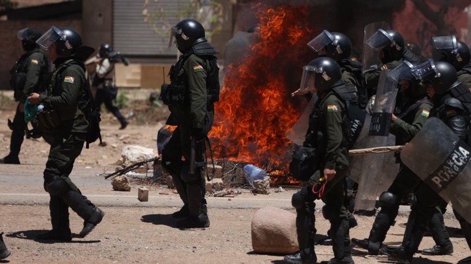 Bolivia: Arce denunció que afines a Evo Morales tomaron tres cuarteles