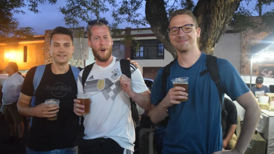 Oktoberfest en Salta: amigos, cervezas y bandas de música en un sábado distinto