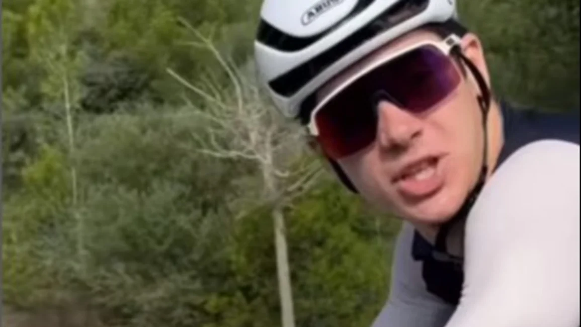 Franco Colapinto salió a andar en bicicleta y sorprendió con la compañía que encontró