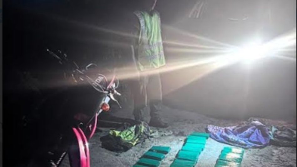 Salvador Mazza: dejó tirada su moto y una mochila con más de 47 kilos de cocaína 