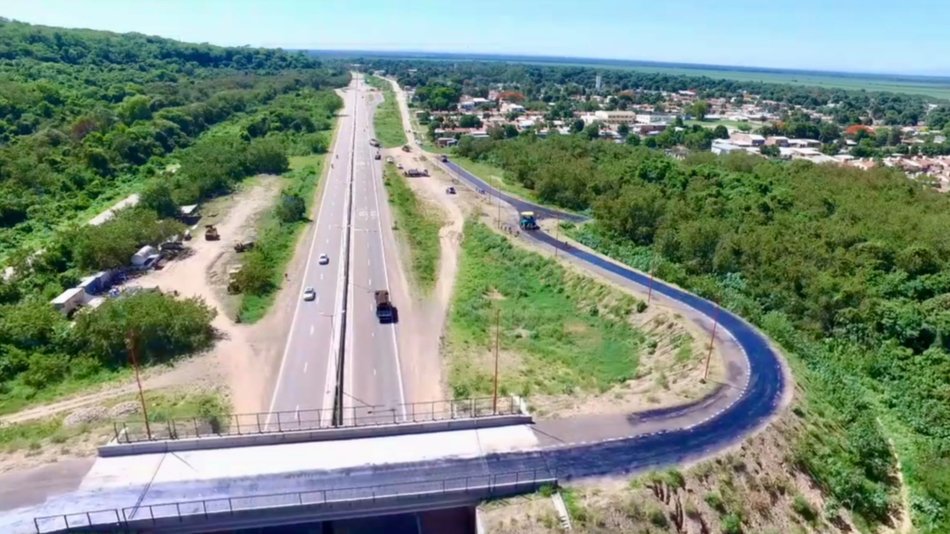 Vialidad Nacional asfalta el egreso de Hipólito Yrigoyen a la vera de la ruta 50