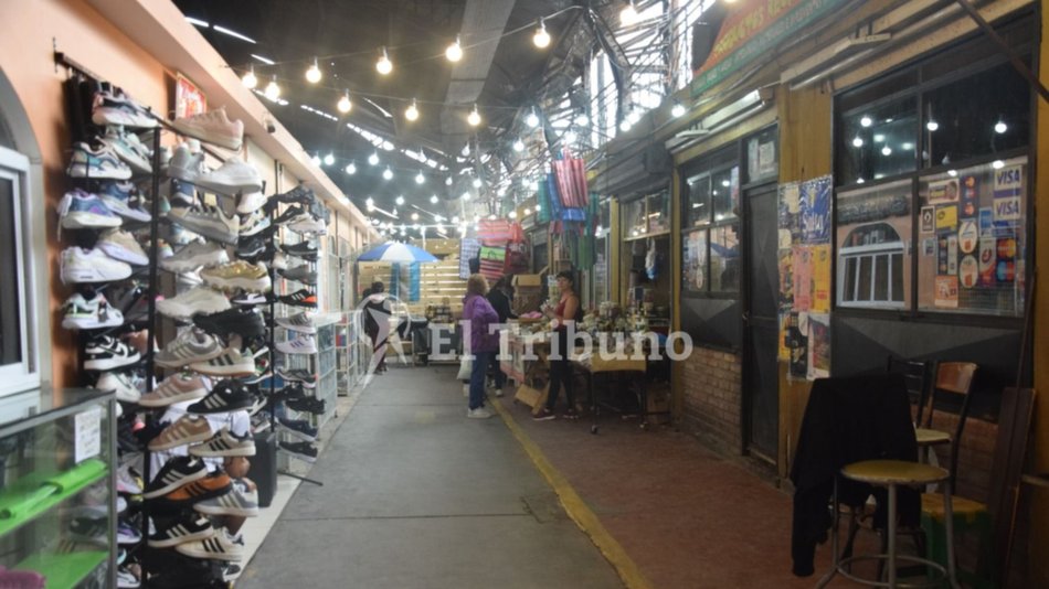El Mercado San Miguel reabrió solo la parte no afectada por el fuego