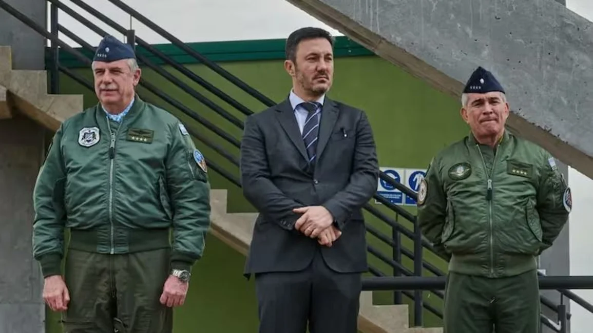 El Gobierno echó al jefe de la Fuerza Aérea por uso indebido de aeronaves