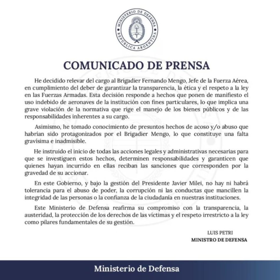 El Gobierno echó al jefe de la Fuerza Aérea por uso indebido de aeronaves