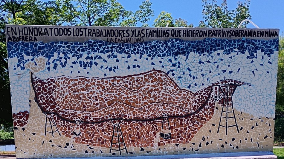 Inauguran un mural en homenaje a quienes trabajaron en La Casualidad