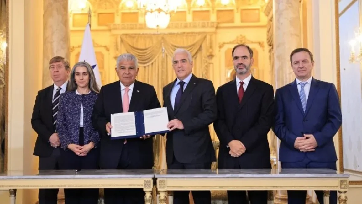 El presidente José Mulino de Panamá suscribió a  las Declaraciones de Chapultepec y Salta II