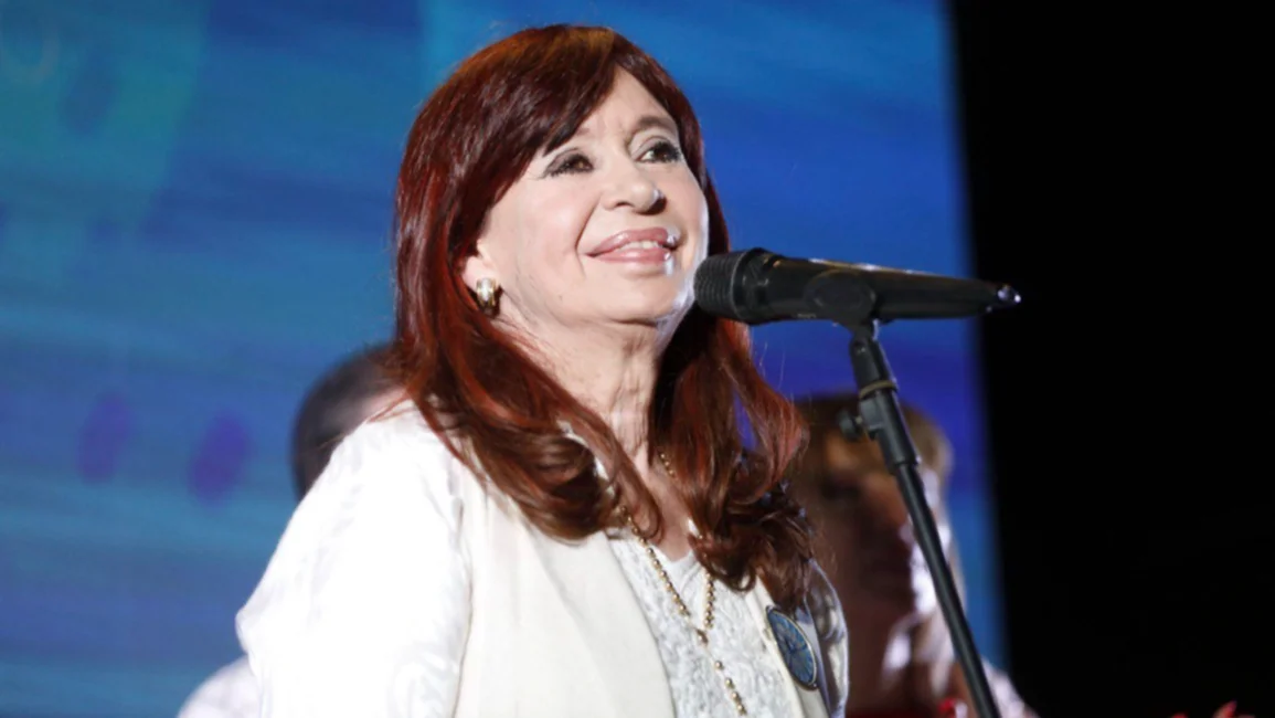 Cristina Kirchner apuntó contra Javier Milei por la desregulación de medicamentos: "A ver si te animás"