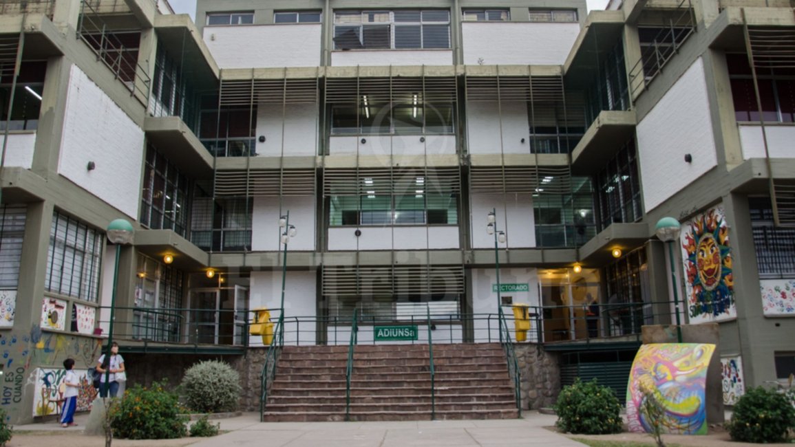 Crece la disputa entre sectores por cargos y concursos en la UNSa