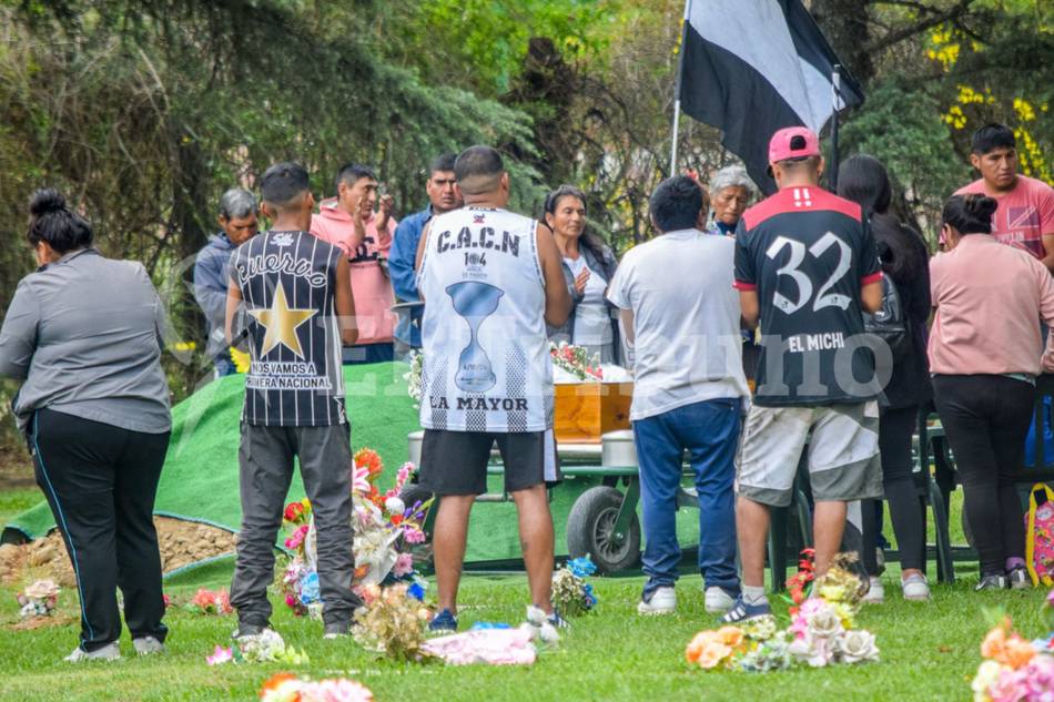 VIDEO. Dolor y reclamo de Justicia en la despedida de Ezequiel Avendaño, el joven fallecido tras el incendio en la Alcaldía de Salta