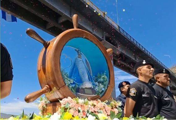 VIDEO. Veneración en Salta a la Virgen de Itatí: la emoción de una procesión náutica que cumple 36 años en el Cabra Corral