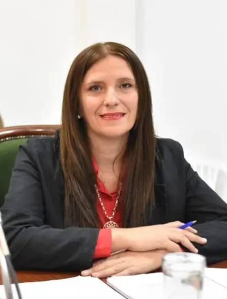 Denuncian a una edil por fraude en compra de una fotocopiadora