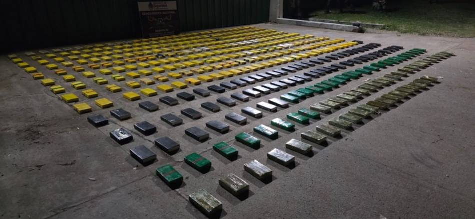 Tras un tiroteo en el monte, Gendarmería secuestró 431 kilos de cocaína en Aguas Blancas