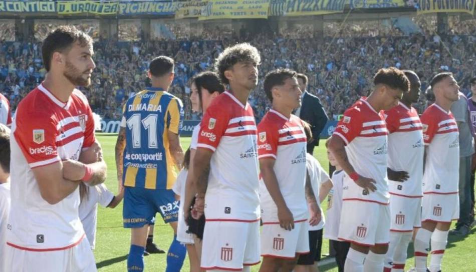 Duras sanciones de la AFA para Estudiantes de La Plata por el “pasillo de espaldas” a Rosario Central