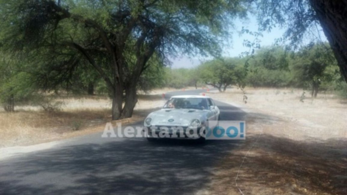 Los autos clásicos ya pegan la vuelta desde Cafayate