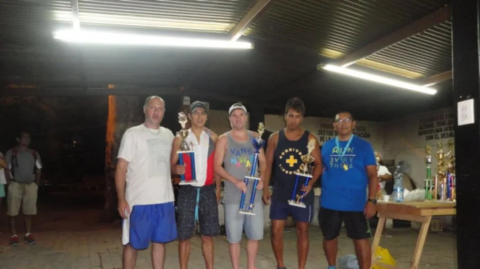 Gabriel Bonari ganó el primer acuatlón nocturno en el Xamena