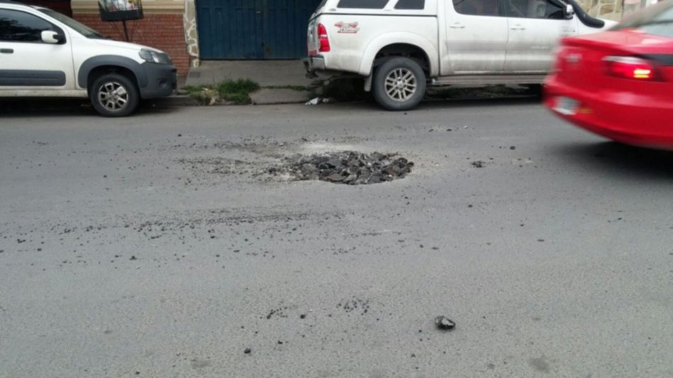 Bache sin señalización es un peligro para los conductores