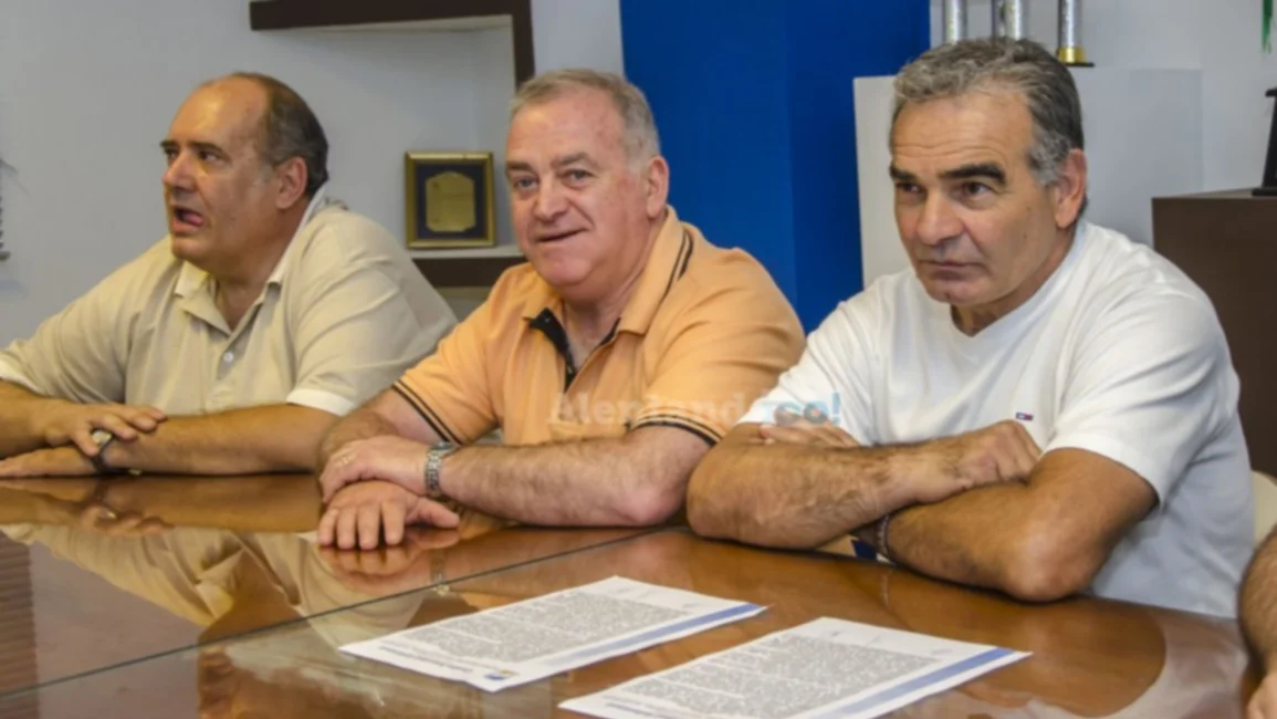 En Juventud Antoniana, Aniceto Roldán completó su grupo de colaboradores