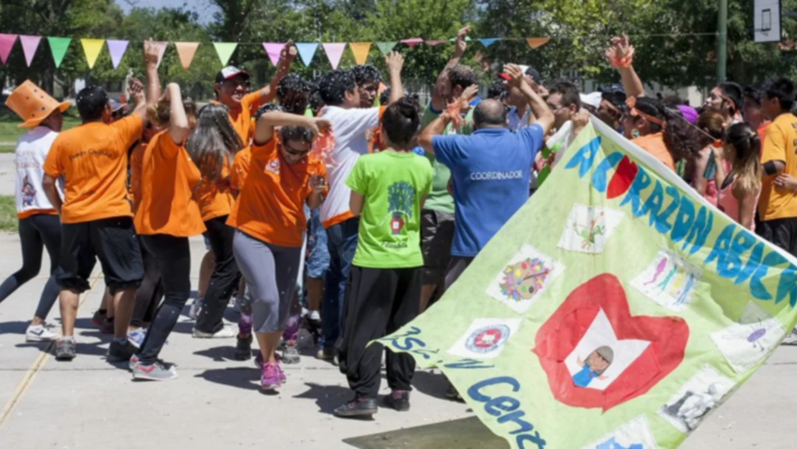 Más de 24 mil chicos van cada sábado a centros recreativos