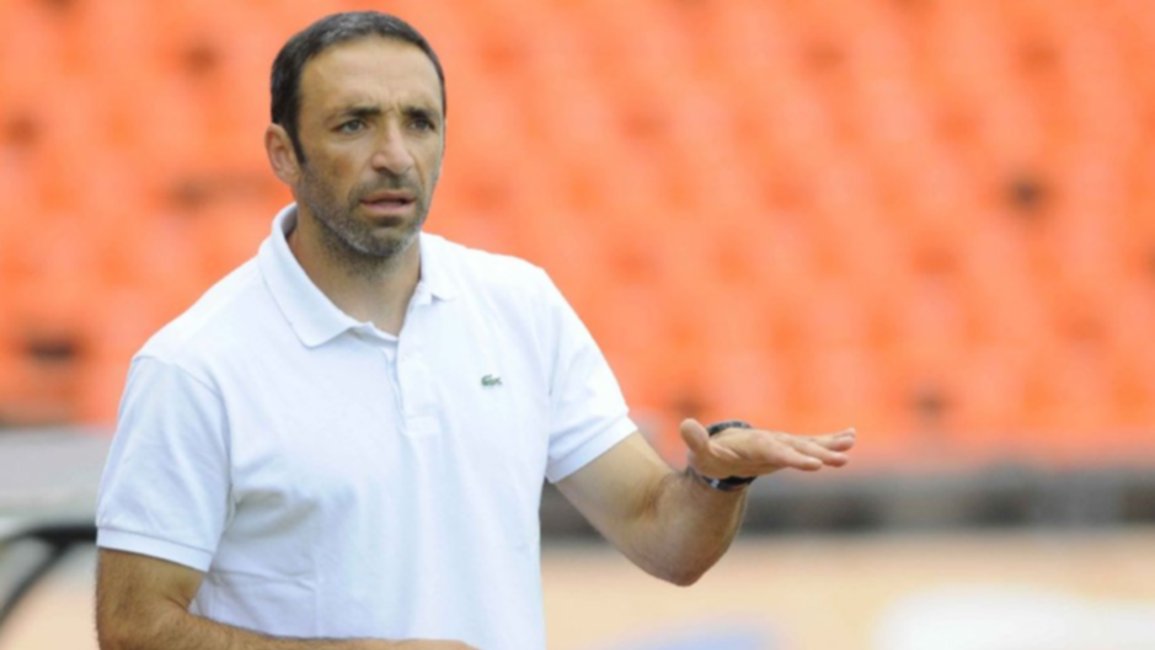 Azconzábal está cerca de convertirse en el nuevo director técnico de Huracán