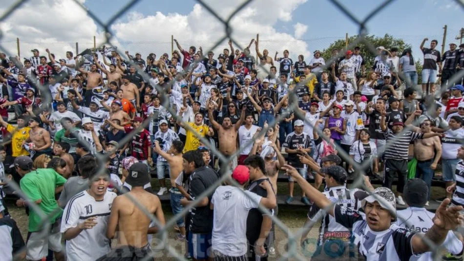 Locos por Central Norte: hacen de todo por el soñado ascenso
