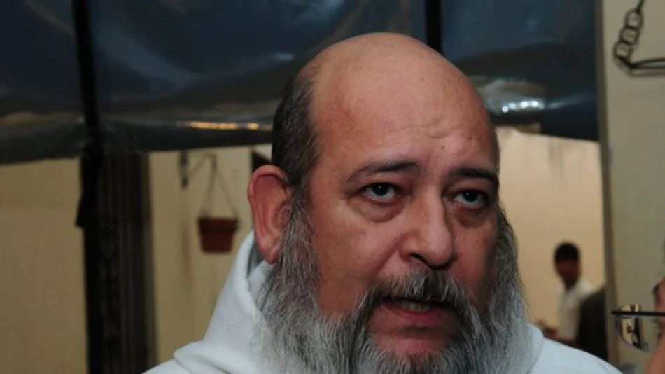 Salen a la luz denuncias por abuso sexual contra el sacerdote Agustín Rosa, que había sido apartado de la Santa Cruz
