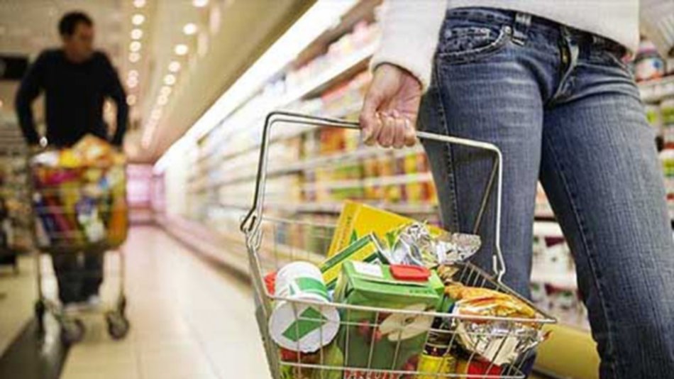 El costo de la canasta volvió a subir: se necesitan $13.126,29 para no ser pobre