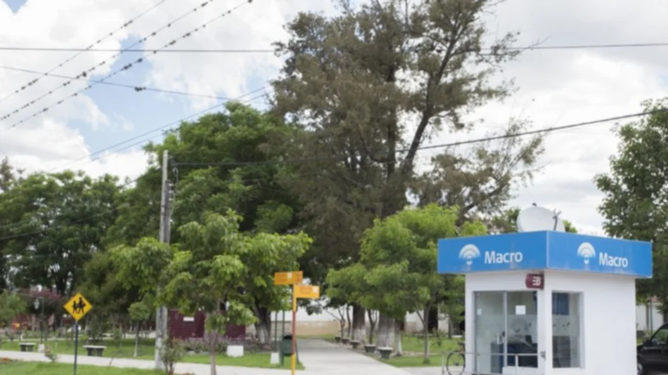 Largas colas para cobrar jubilaciones en La Merced