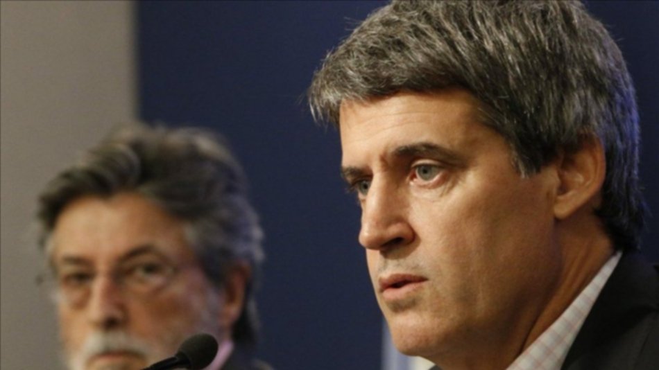 En su despedida, Prat Gay anunció un récord de blanqueo