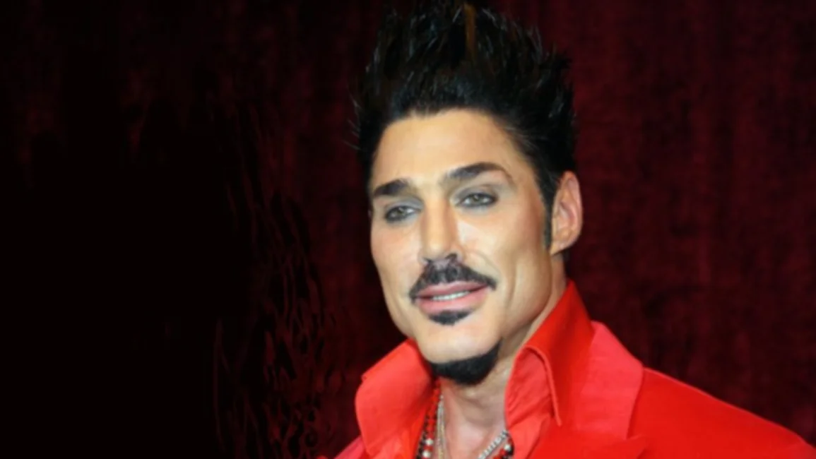 Revuelo en las redes por un misterioso tuit desde la cuenta oficial de Ricardo Fort