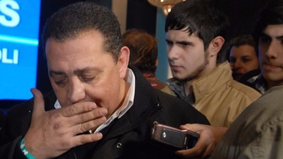 Luis D’Elía quedó detenido tras un operativo policial realizado en su domicilio 