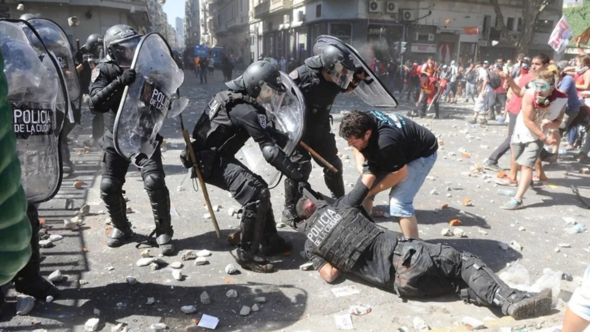 Más de 80 heridos y al menos 60 detenidos 