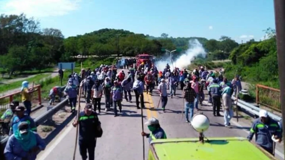 Heridos y detenidos en un violento desalojo en Jujuy 