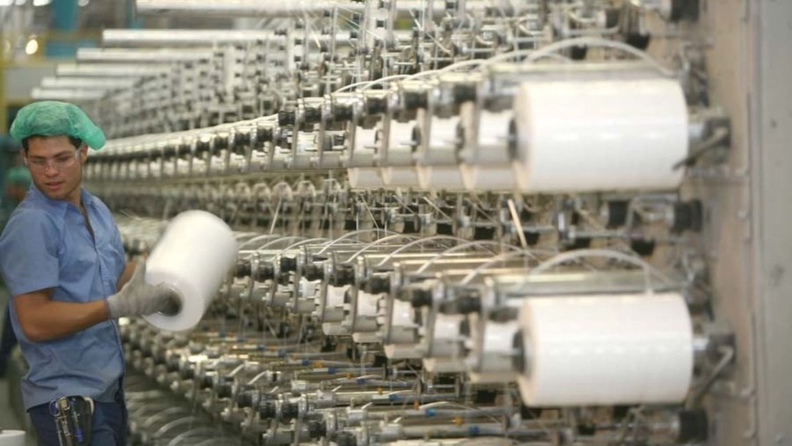 La construcción y la actividad industrial siguieron desplomándose en marzo 