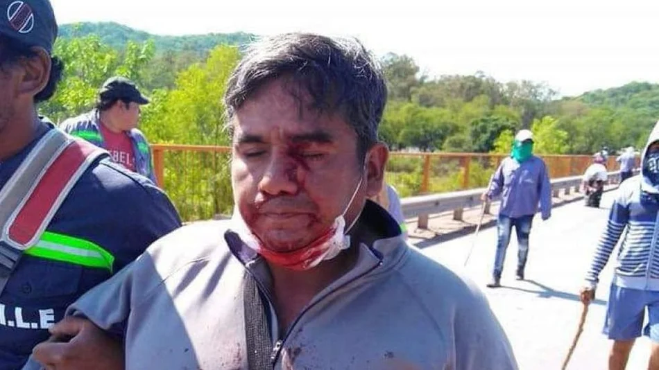 Una docena de heridos, 50 detenidos y pedido de captura para los dirigentes azucareros de La Esperanza