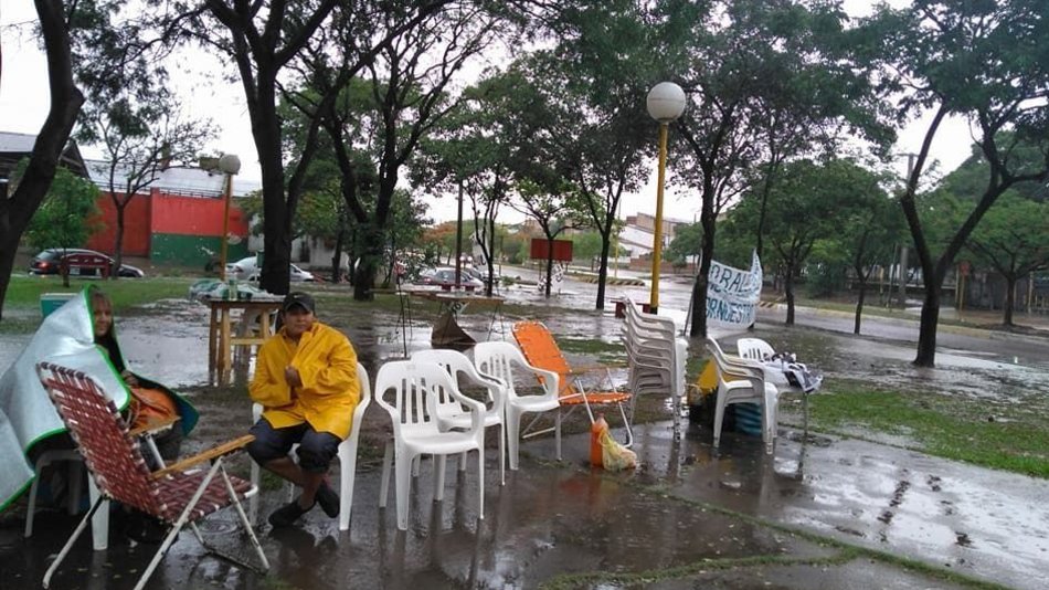 Ingenio La Esperanza: familiares de los 25 trabajadores detenidos exigen su liberación 